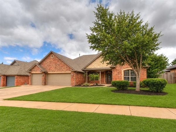 245 E Mobile Terrace, Mustang, OK 73064