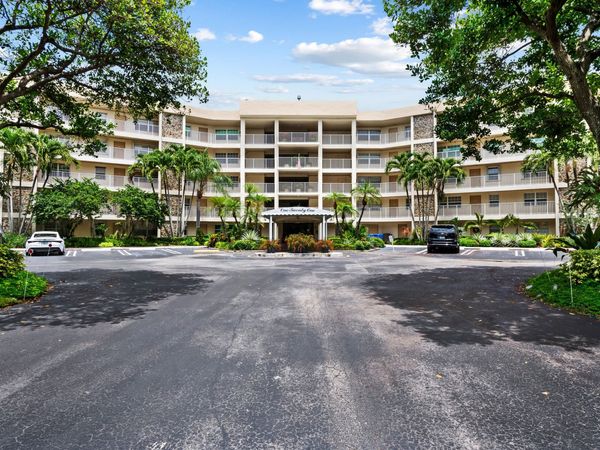 800 Cypress Grove Drive, Unit 211, Pompano Beach, FL 33069
