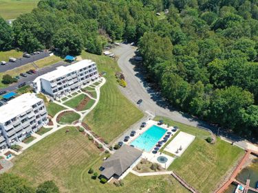 1085 BLUEWATER DR, Unit 207, MONETA, VA 24121