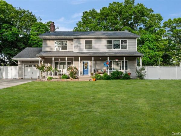 7 Maple Avenue , Holbrook, NY 11741