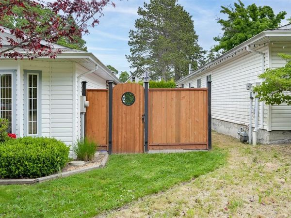128 Camas Lane , View Royal, BC V9A 7M2