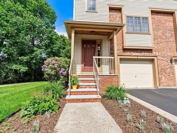 121 Revere St, Unit M, Canton, MA 02021