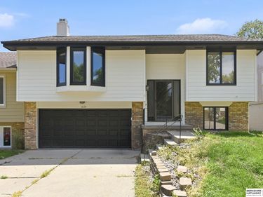 2135 N 121st Street, Omaha, NE 68164