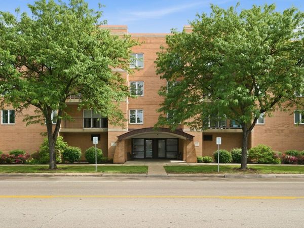 7414 W Irving Park Road , Unit 305, Norridge, IL 60706