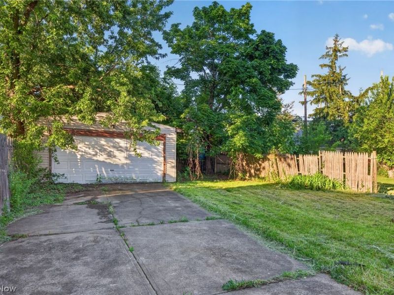 13810 Bartlett Avenue, Cleveland, OH 44120 Photo 5