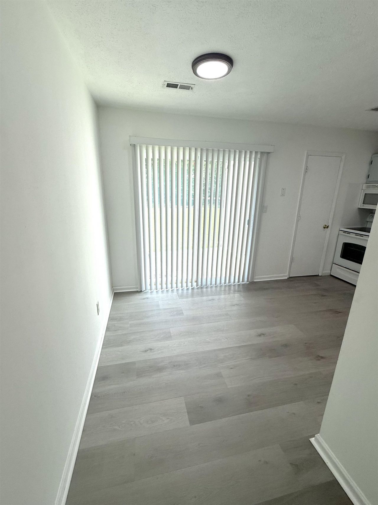 554 Captain Ct. Photo 13