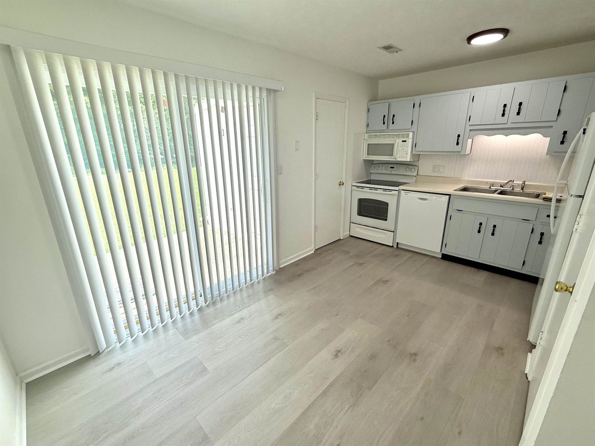 554 Captain Ct. Photo 14