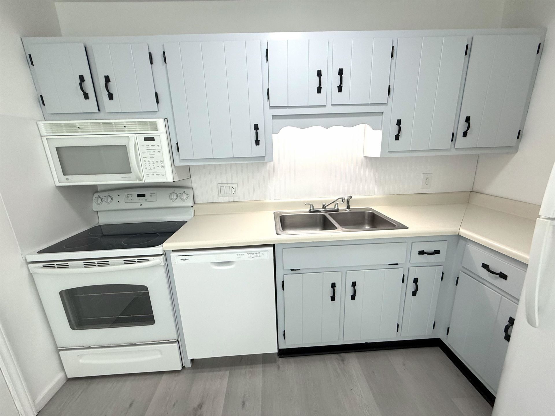 554 Captain Ct. Photo 17