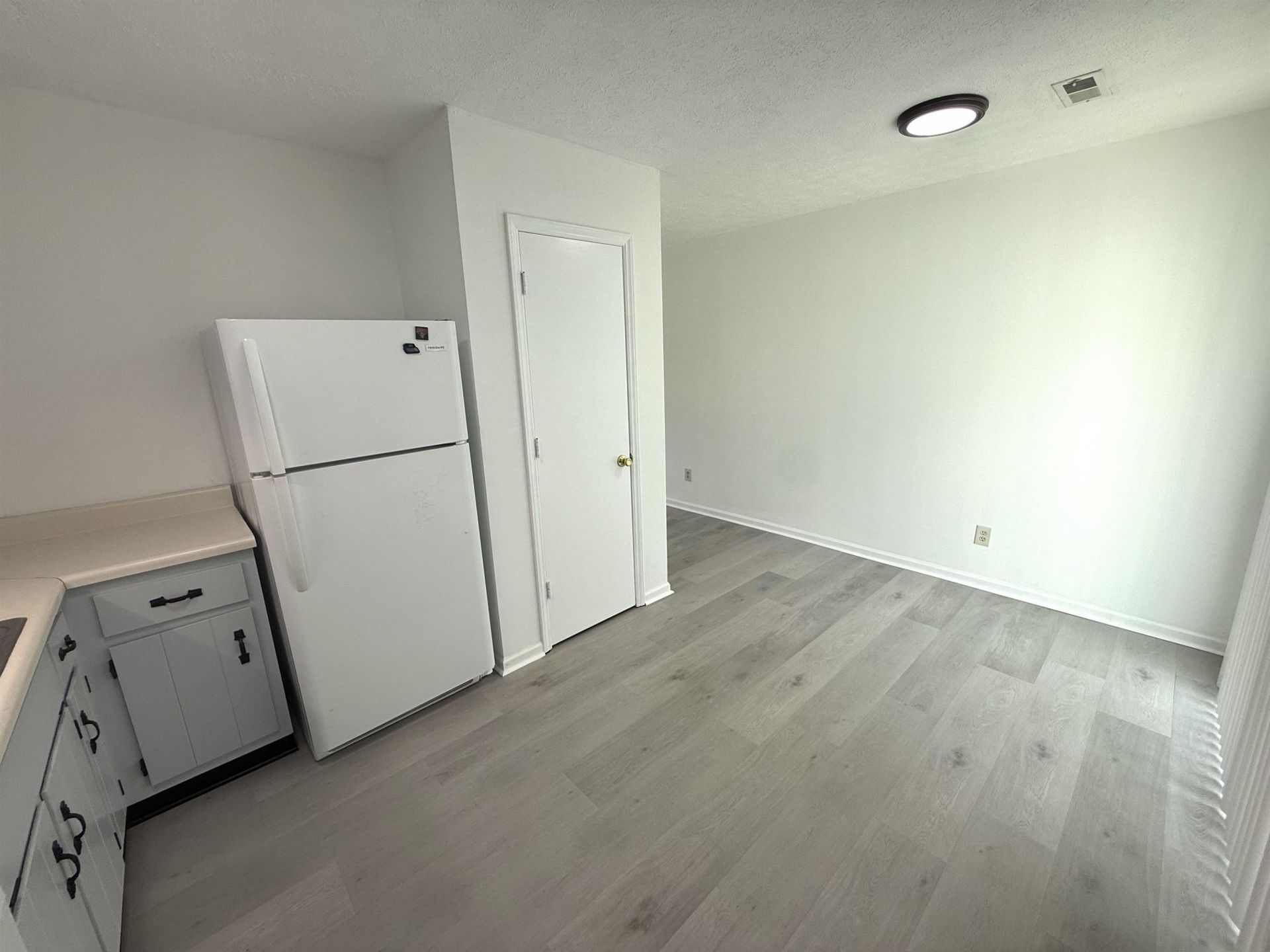 554 Captain Ct. Photo 18