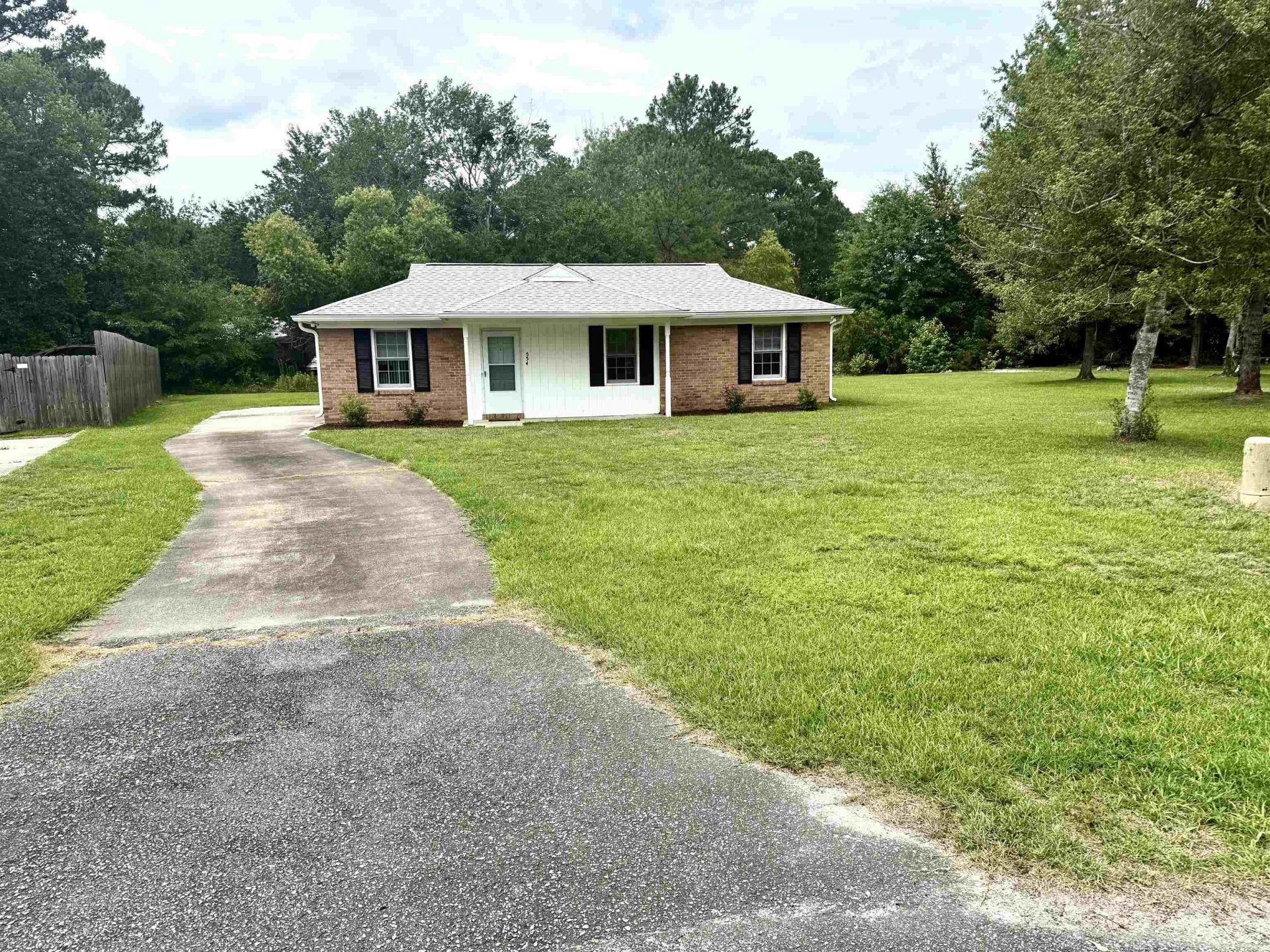 554 Captain Ct. Photo 2
