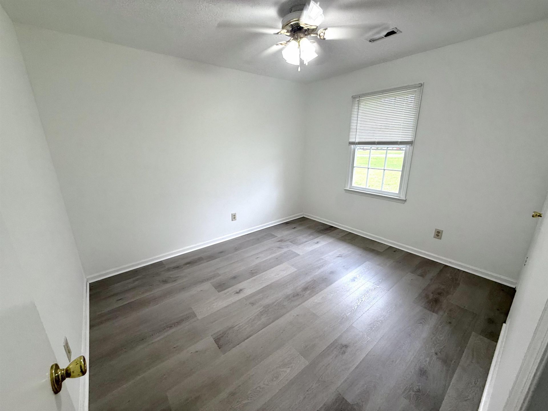 554 Captain Ct. Photo 28