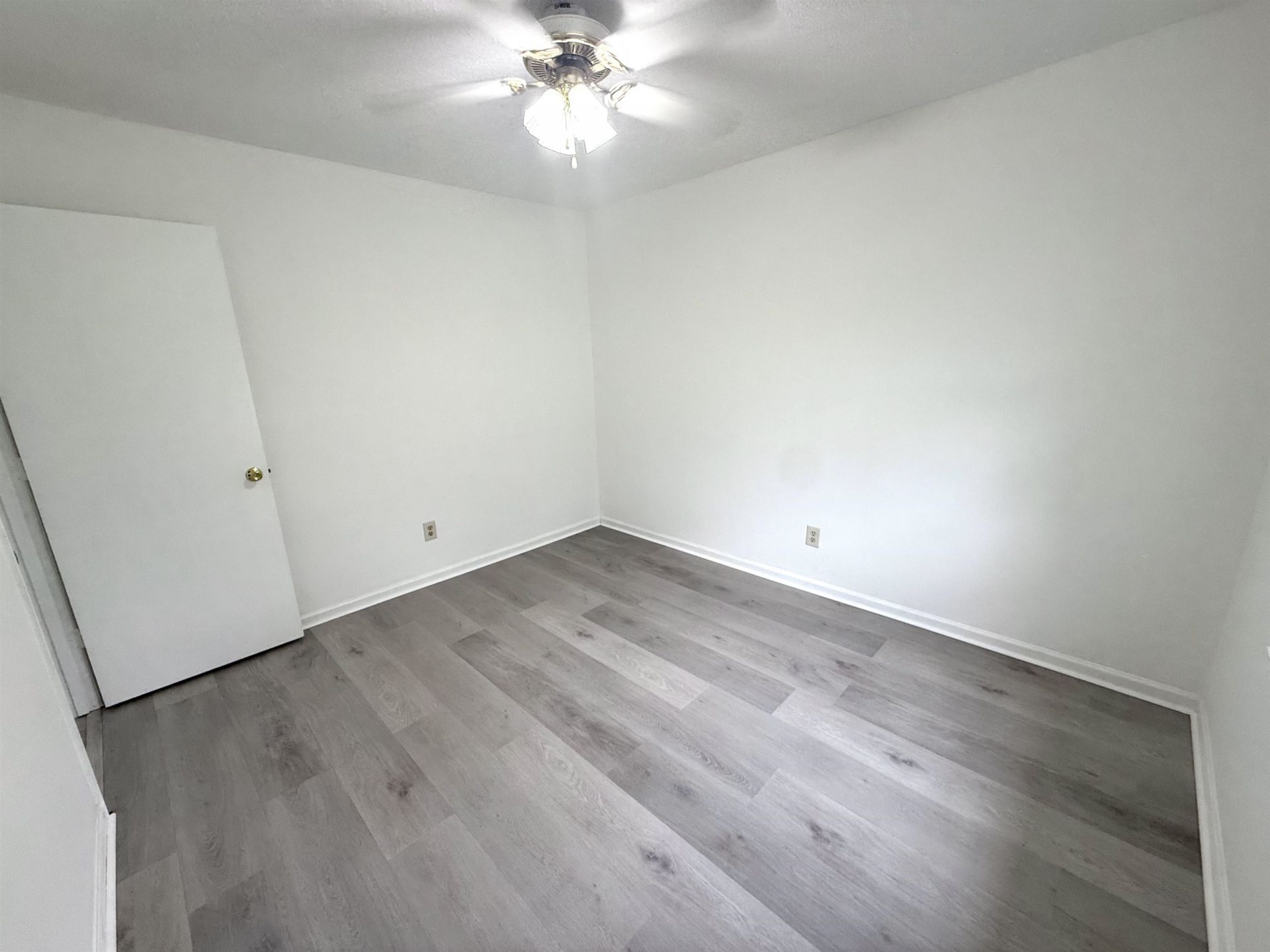 554 Captain Ct. Photo 30