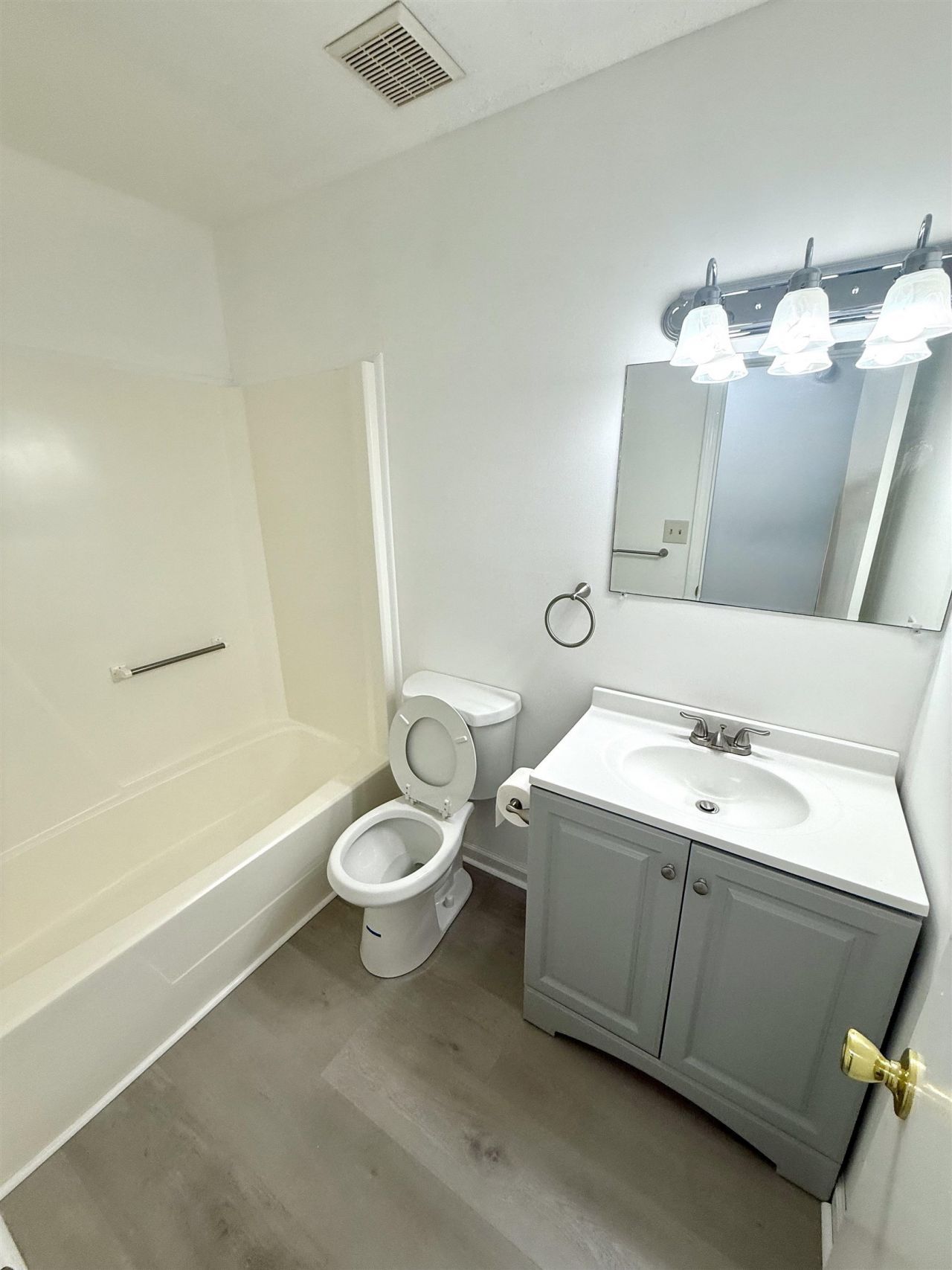 554 Captain Ct. Photo 31