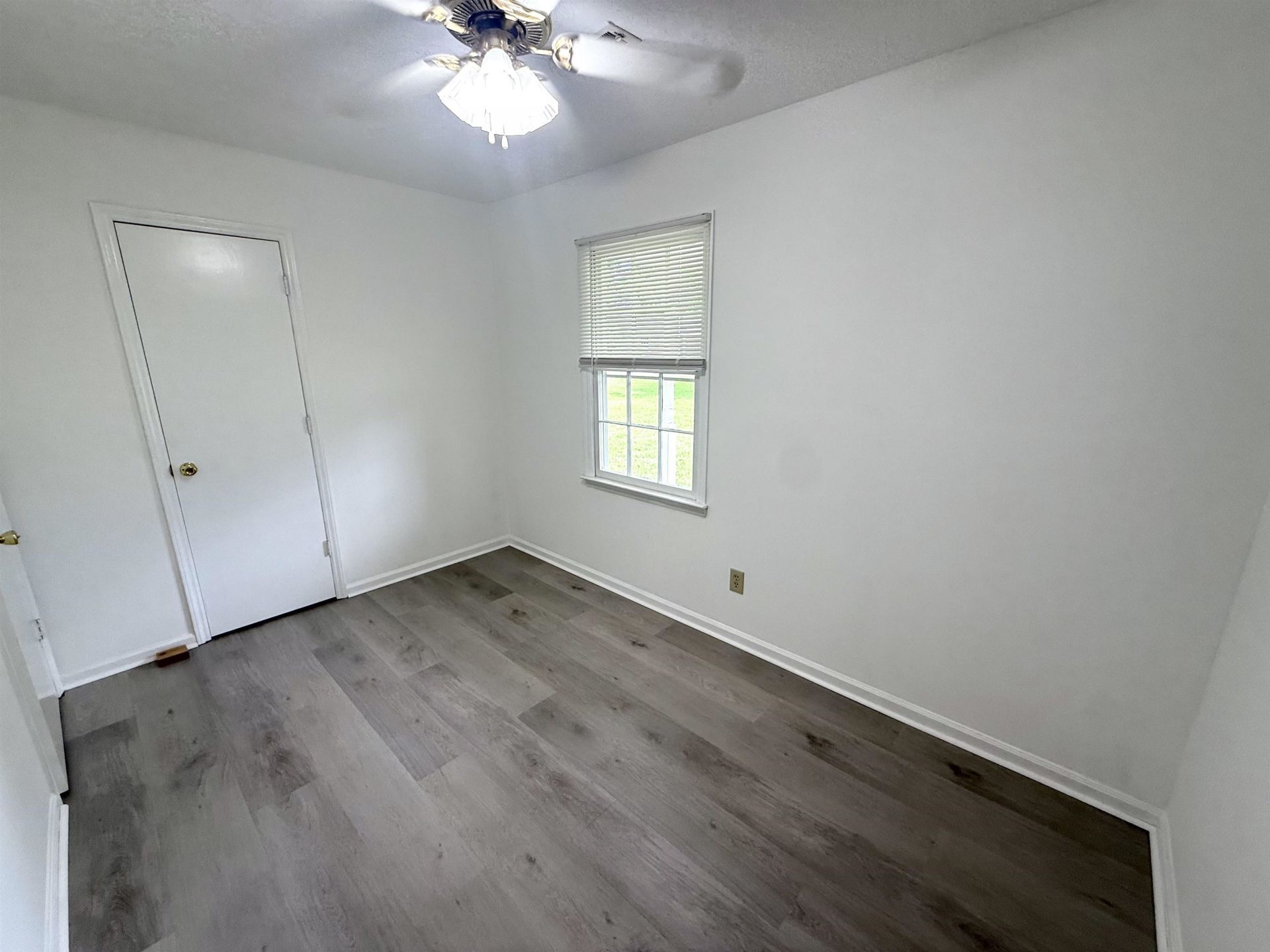 554 Captain Ct. Photo 34
