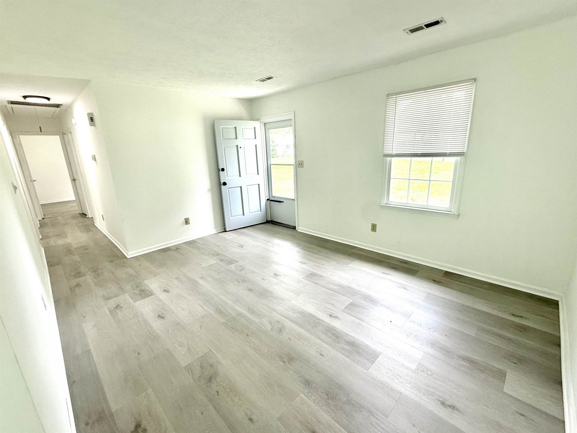 554 Captain Ct. Photo 9