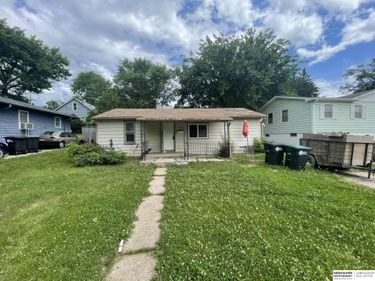 4048 Curtis Avenue, Omaha, NE 68111