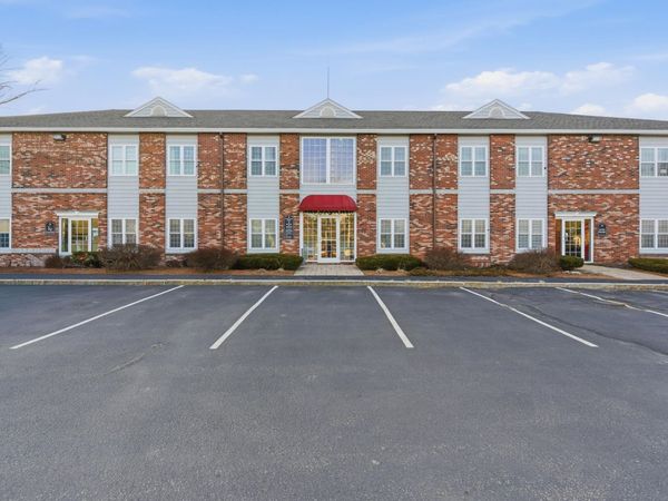 2 Mary E Clark Drive, Unit 7, Hampstead, NH 03841