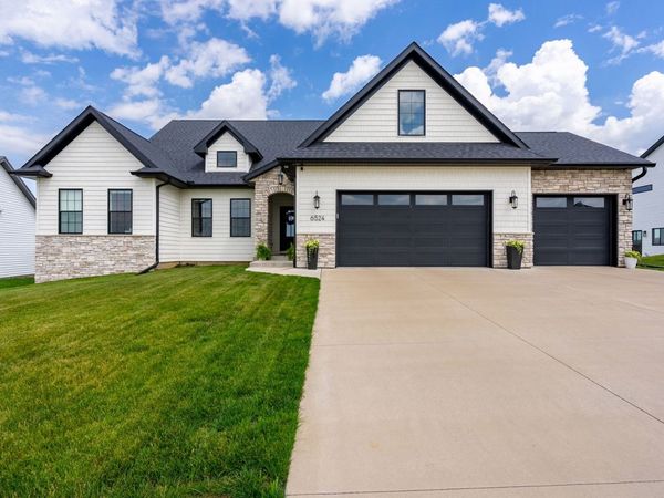 6524 Meghan Avenue , Bettendorf, IA 52722