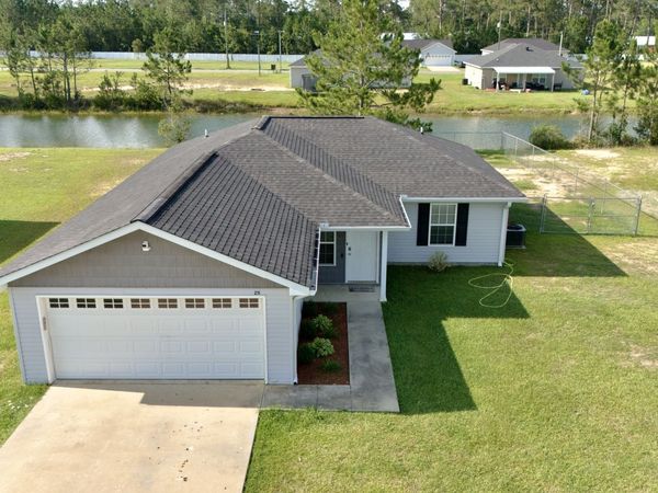 211 Twinn Lakes Dr, Baxley, GA 31513