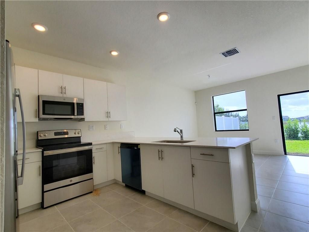 3216 W 114th Terrace, Hialeah, FL 33018 Photo