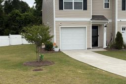 12 Almeda Court photo 4