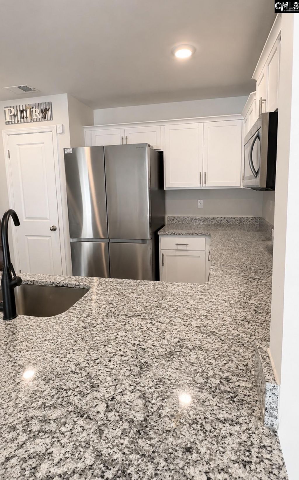 12 Almeda Court  Photo 7