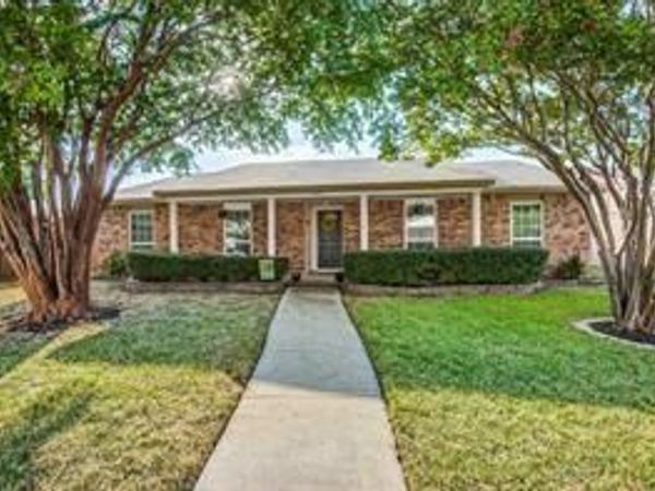 6005 Blair Oaks Drive, The Colony, TX 75056