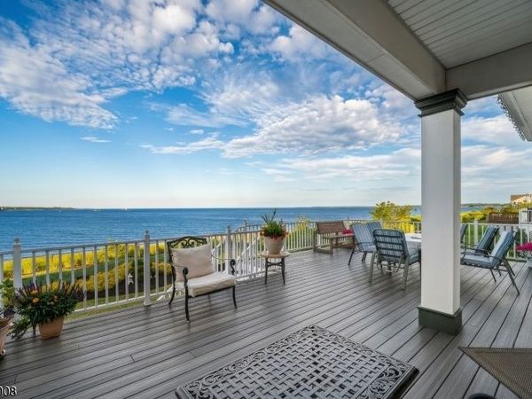 23 Lighthouse Dr, South Amboy, NJ 08879