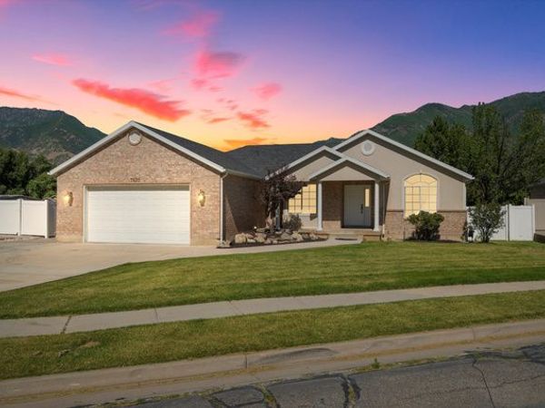 7830 S CEDAR LOOP DR E, South Weber, UT 84405