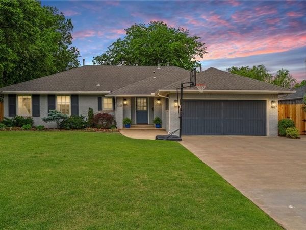 1722 Coventry Lane, Nichols Hills, OK 73120