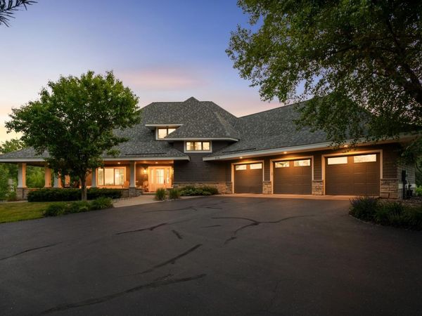 914 Jewel Avenue N, Lake Elmo, MN 55042