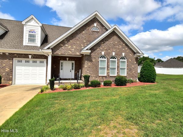 140 Bridgeport Court , Rocky Mount, NC 27804