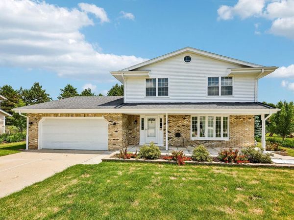 W183S8590 Sue Marie LANE, Muskego, WI 53150