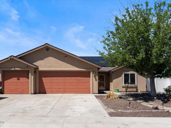 1476 Grey Bluffs Drive, Fernley, NV 89408