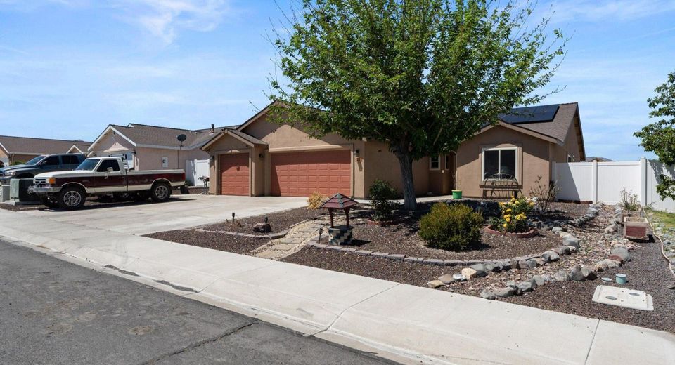 1476 Grey Bluffs Drive, Fernley, NV 89408 Photo