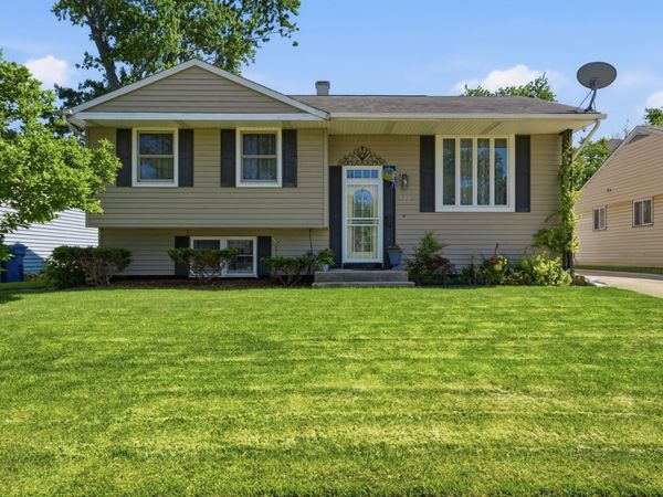 433 Norton Avenue , Glendale Heights, IL 60139