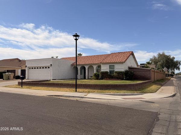 6413 W ONYX Avenue, Glendale, AZ 85302