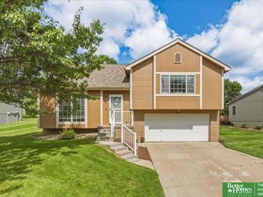 7504 N 77th Avenue, Omaha, NE 68122