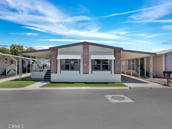15750 Arroyo Drive, Unit 212, Moorpark, CA 93021