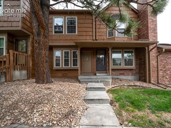 6737 Mountain Top Lane, Colorado Springs, CO 80919