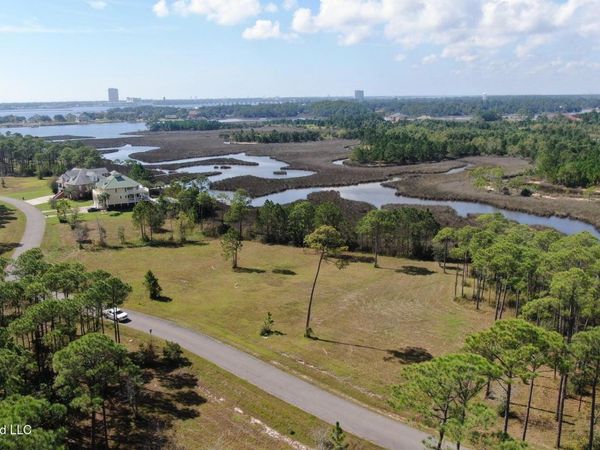 Ascot Drive, Biloxi, MS 39532