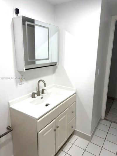 3640 NW 9th St, Unit 302, Miami, FL 33125 Photo