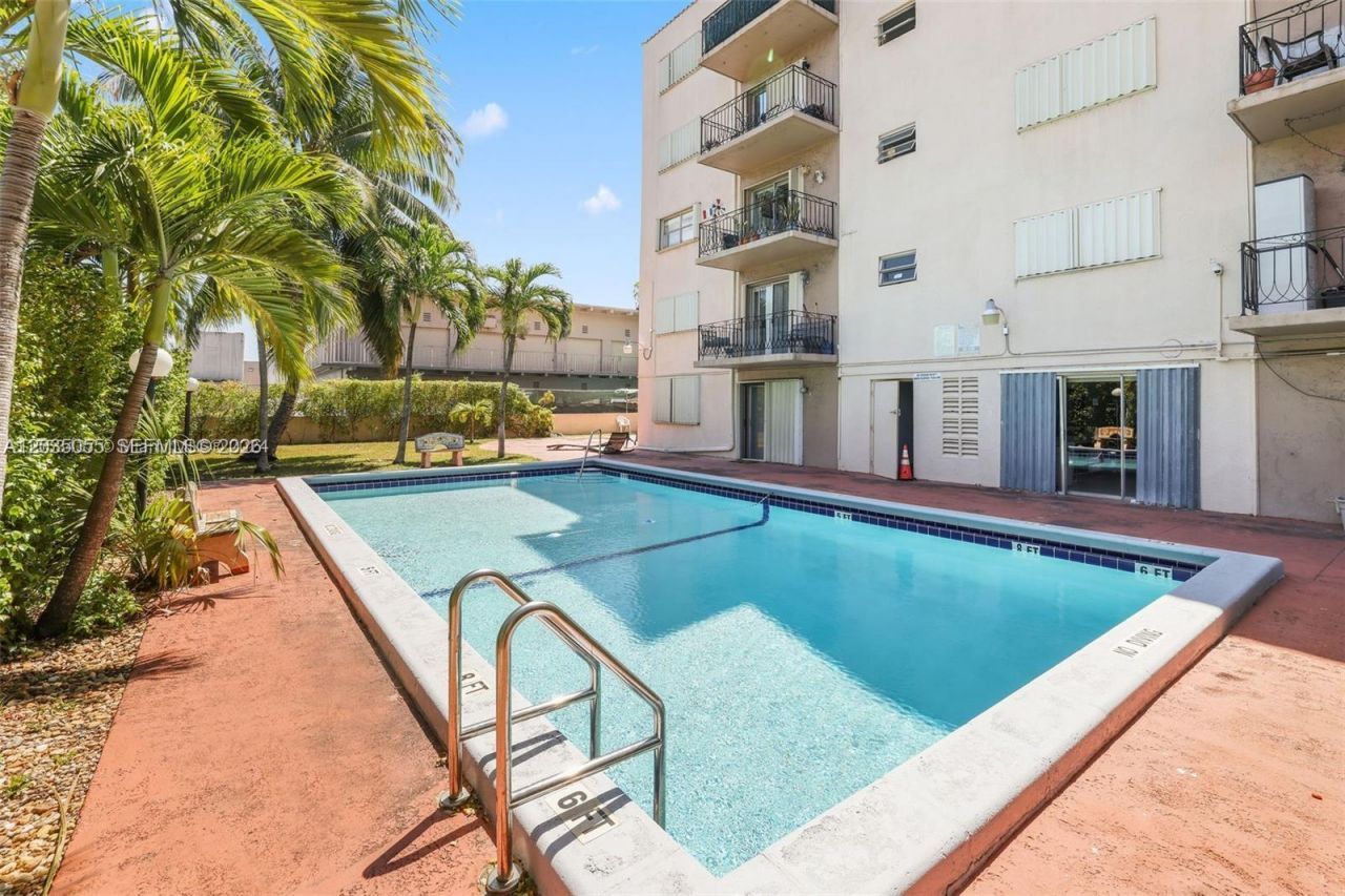 3640 NW 9th St, Unit 302, Miami, FL 33125 Photo