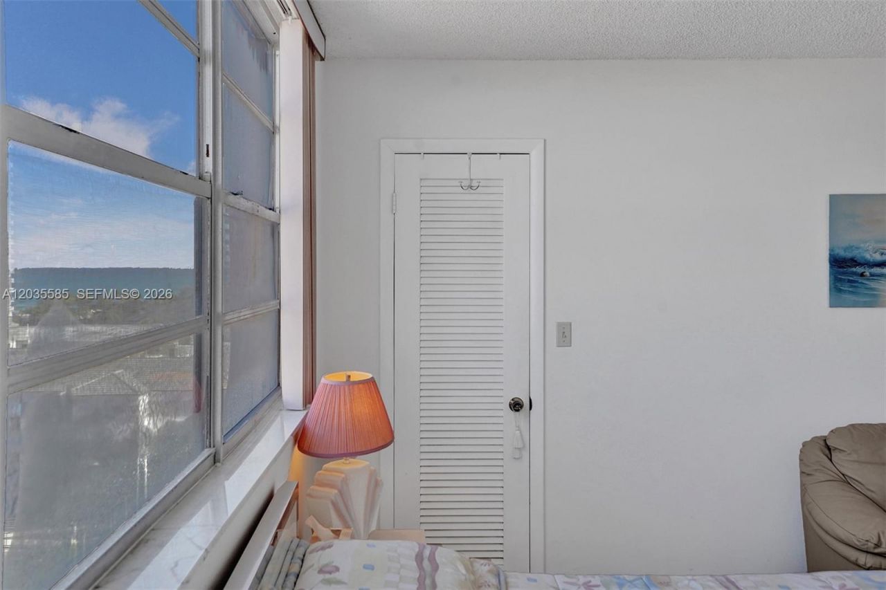 3113 S Ocean Dr , Unit 803, Hallandale Beach, FL 33009 Photo