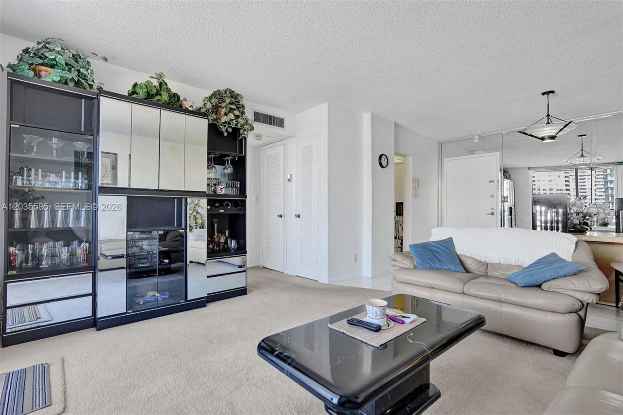 3113 S Ocean Dr , Unit 803, Hallandale Beach, FL 33009 Photo