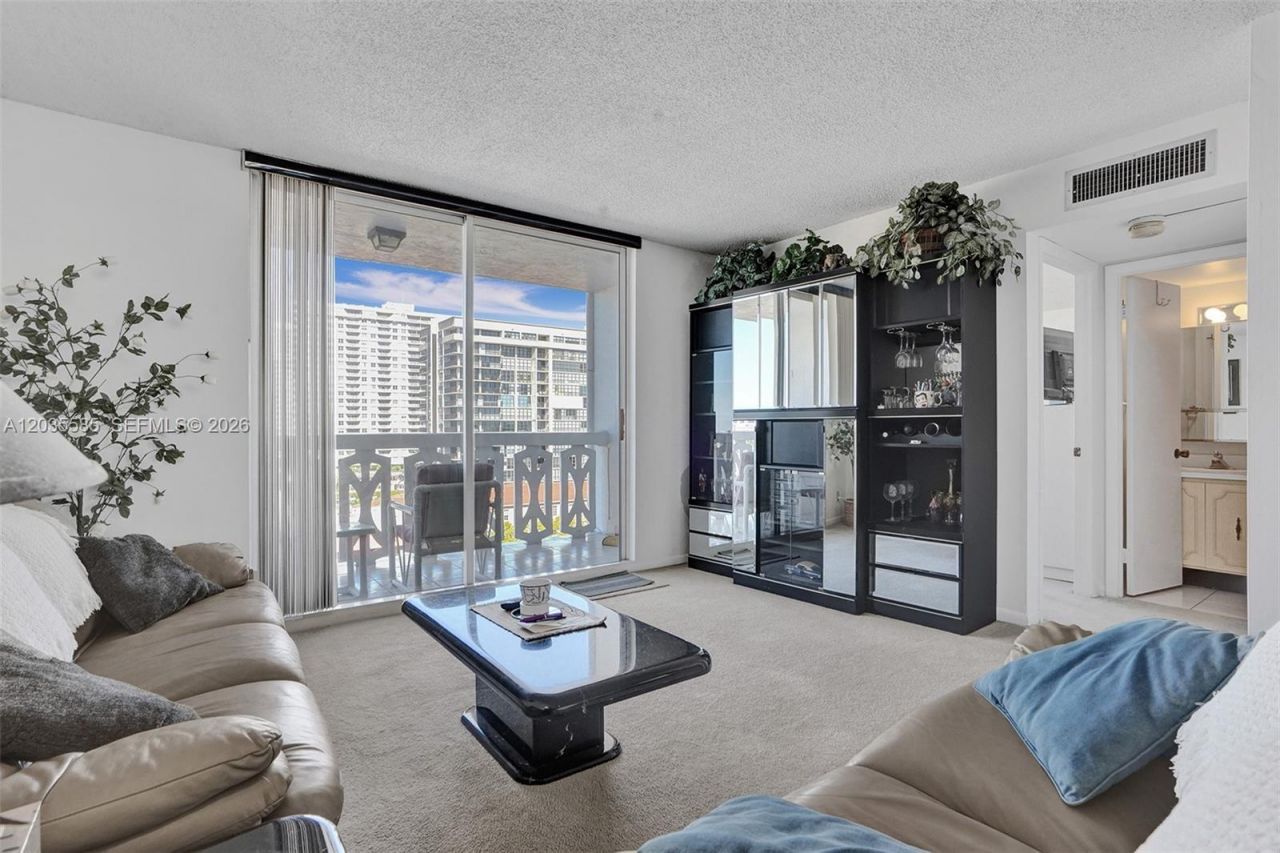 3113 S Ocean Dr , Unit 803, Hallandale Beach, FL 33009 Photo