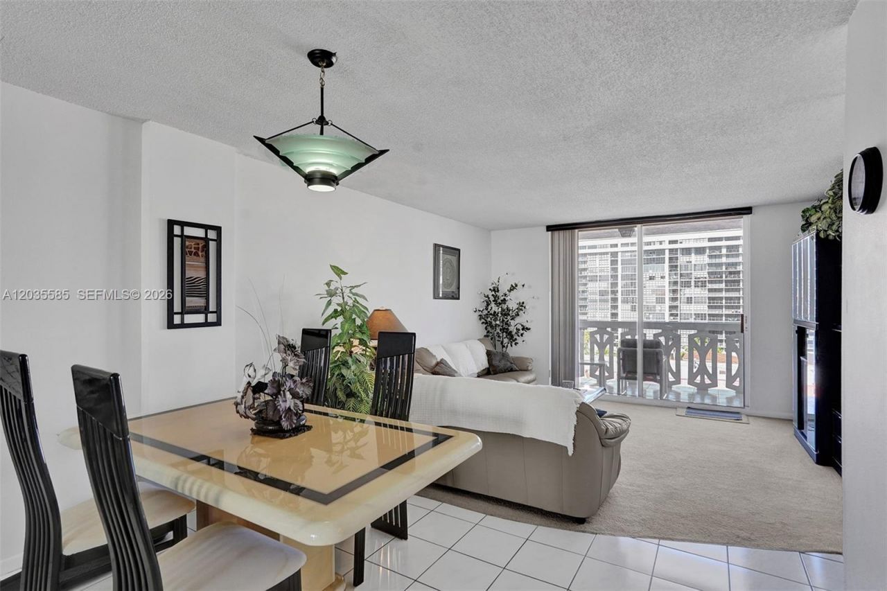 3113 S Ocean Dr , Unit 803, Hallandale Beach, FL 33009 Photo
