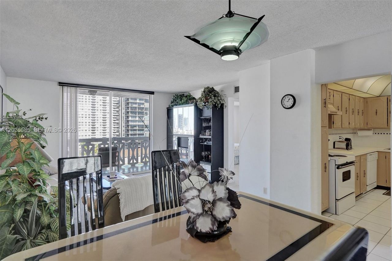 3113 S Ocean Dr , Unit 803, Hallandale Beach, FL 33009 Photo