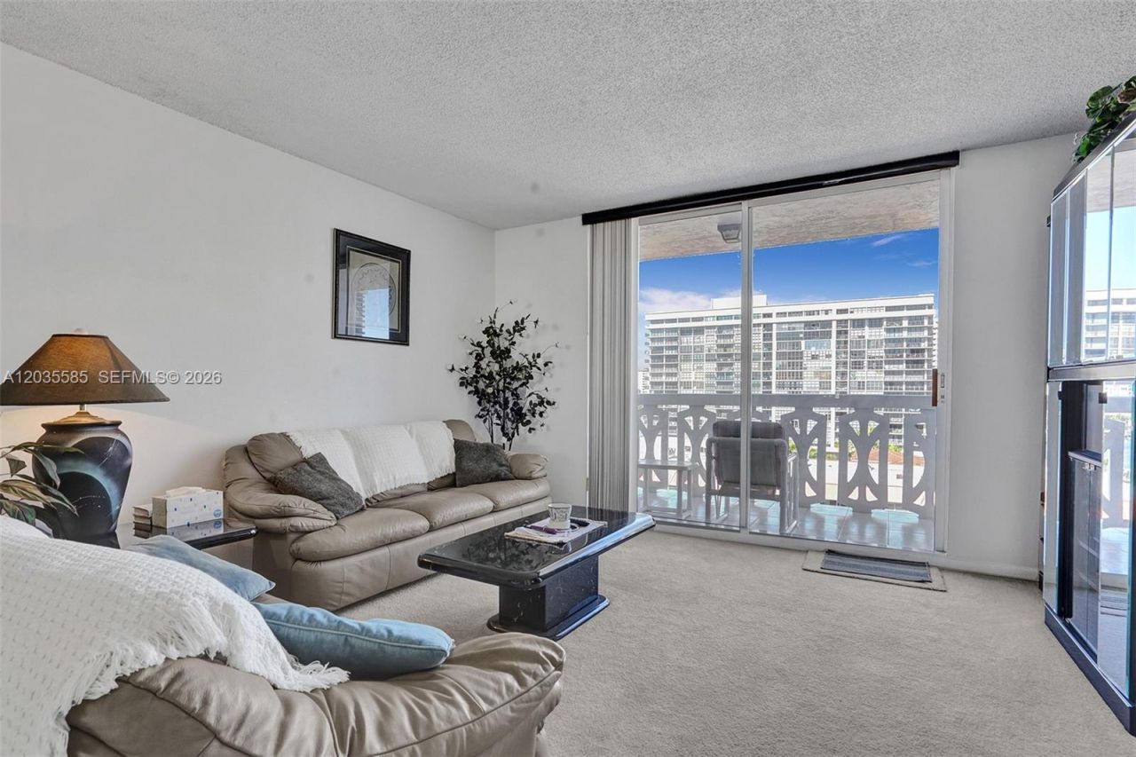 3113 S Ocean Dr, Unit 803, Hallandale Beach, FL 33009 Photo