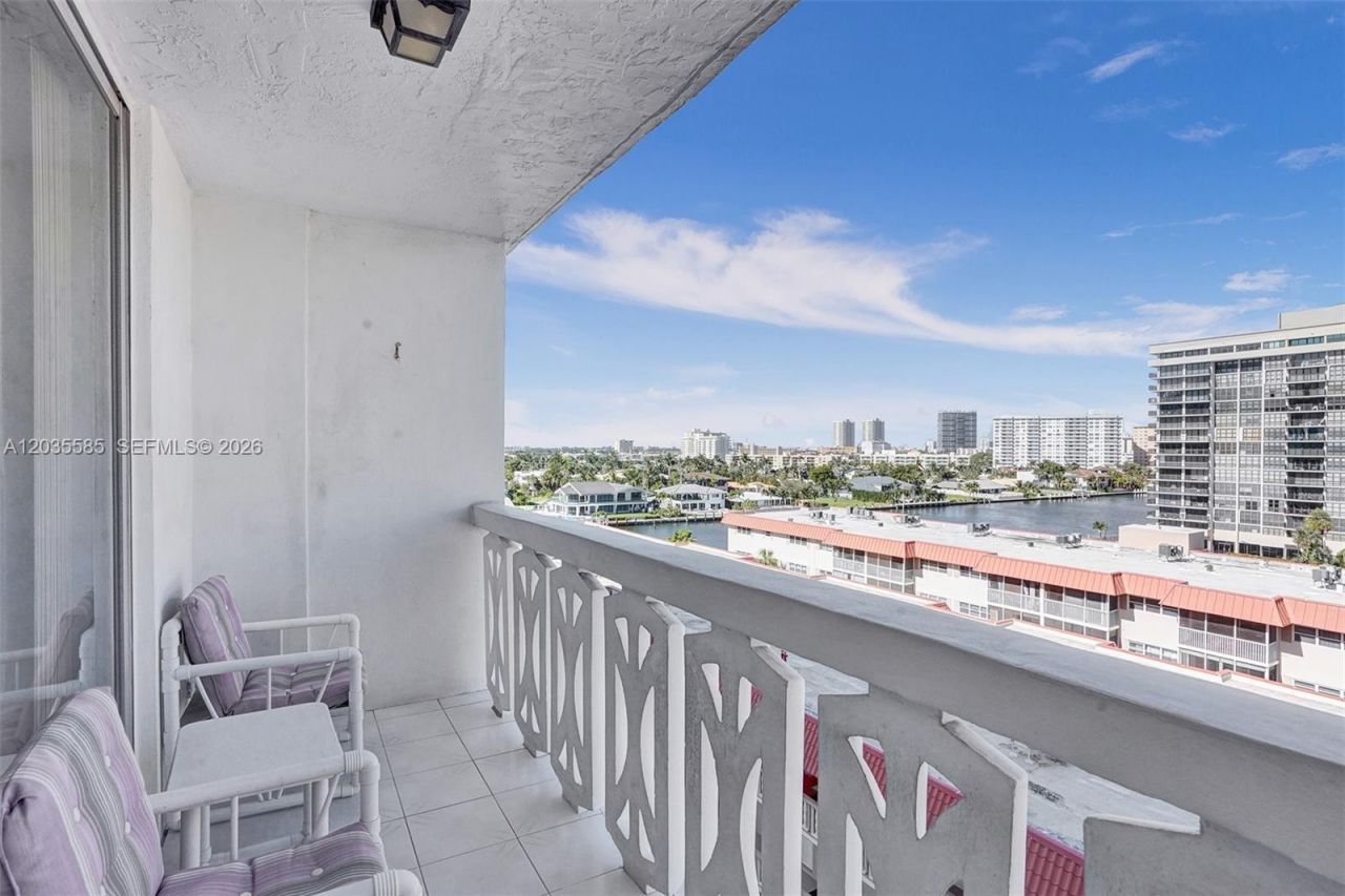 3113 S Ocean Dr , Unit 803, Hallandale Beach, FL 33009 Photo